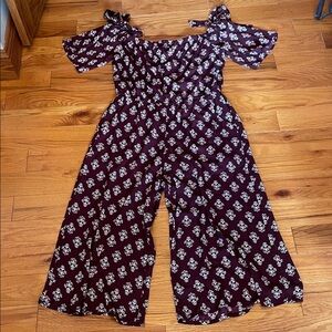 #23 boutique Burgundy sz 16 XL Floral wide leg Romper Jumpsuit like new